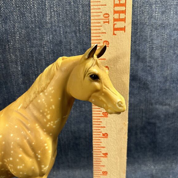Blue Ribbon Ranch Quarter Horse Dapple Palomino Blue Box 9.5” - Picture 16 of 16